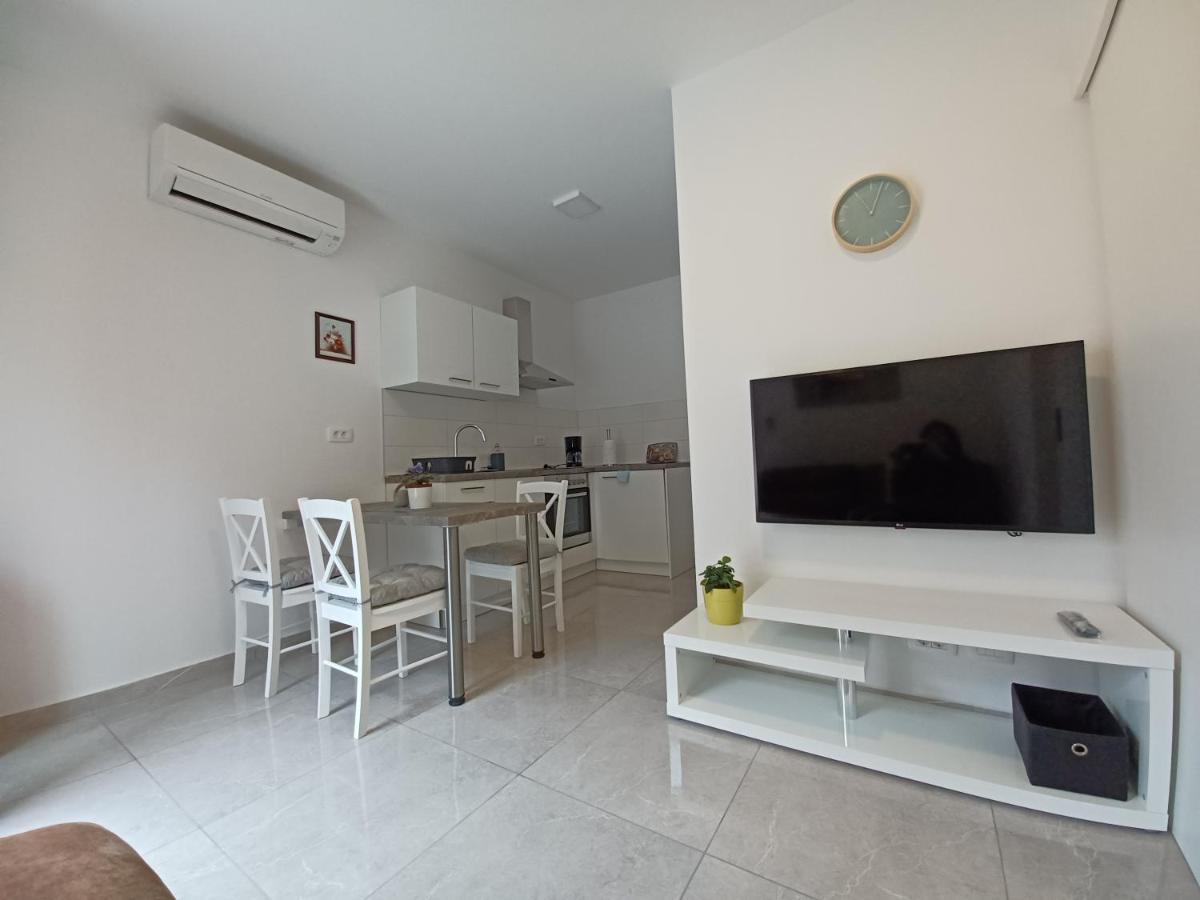 Apartments Leon 1 Novigrad Istria Eksteriør billede
